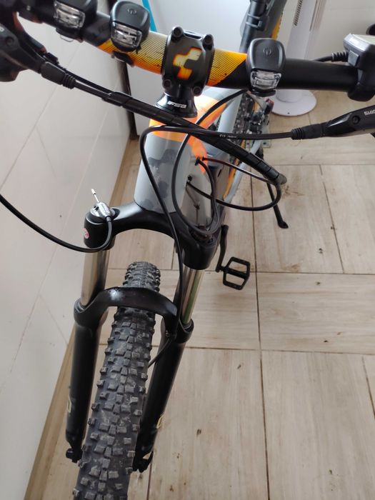 Rower elektryczny cube 29