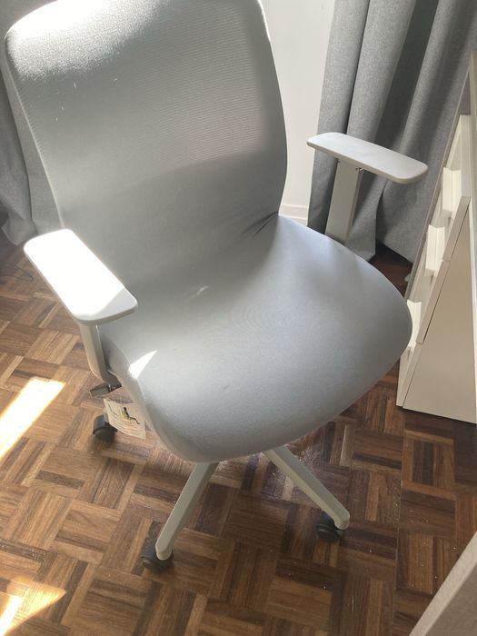 Secretária + Cadeira