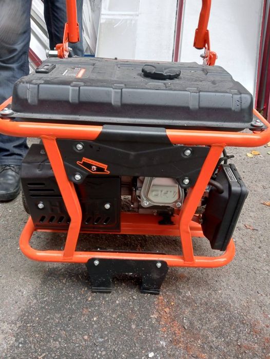 Бензиновий Генератор Ferrum FRGG3133CE