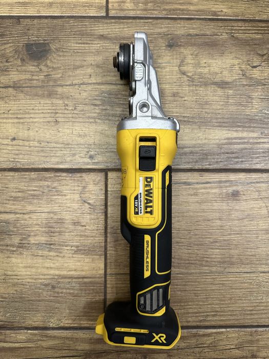 Szlifierka kątowa z płaską głowicą 125mm DeWalt DCG405F | 2022r.