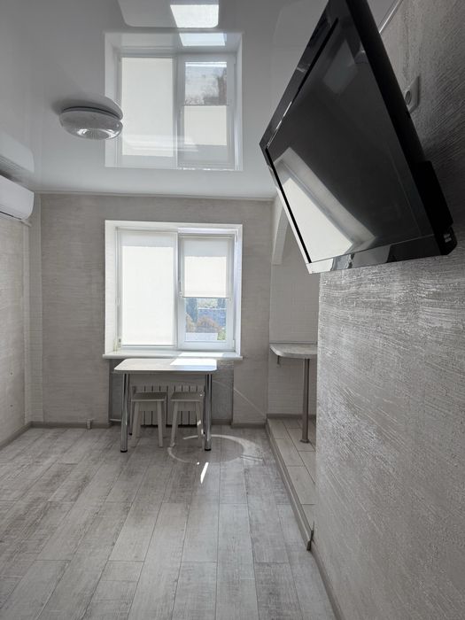 Продам 2-кімнатну квартиру-студію з євроремонтом Автовокзал Кривий Ріг