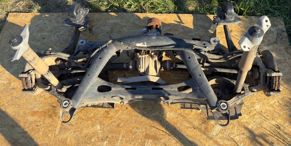 Підвіска VOLVO XC40 Підрамник цапфа ричаг амортизатор півісь комплект