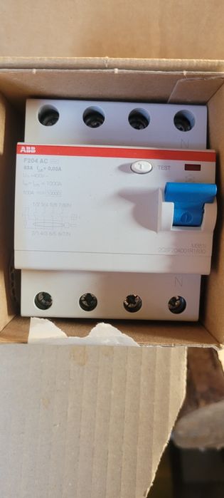 Wyłącznik różnicowoprądowy F204 AC-63/0,03 4P 63A 0,03A typ AC