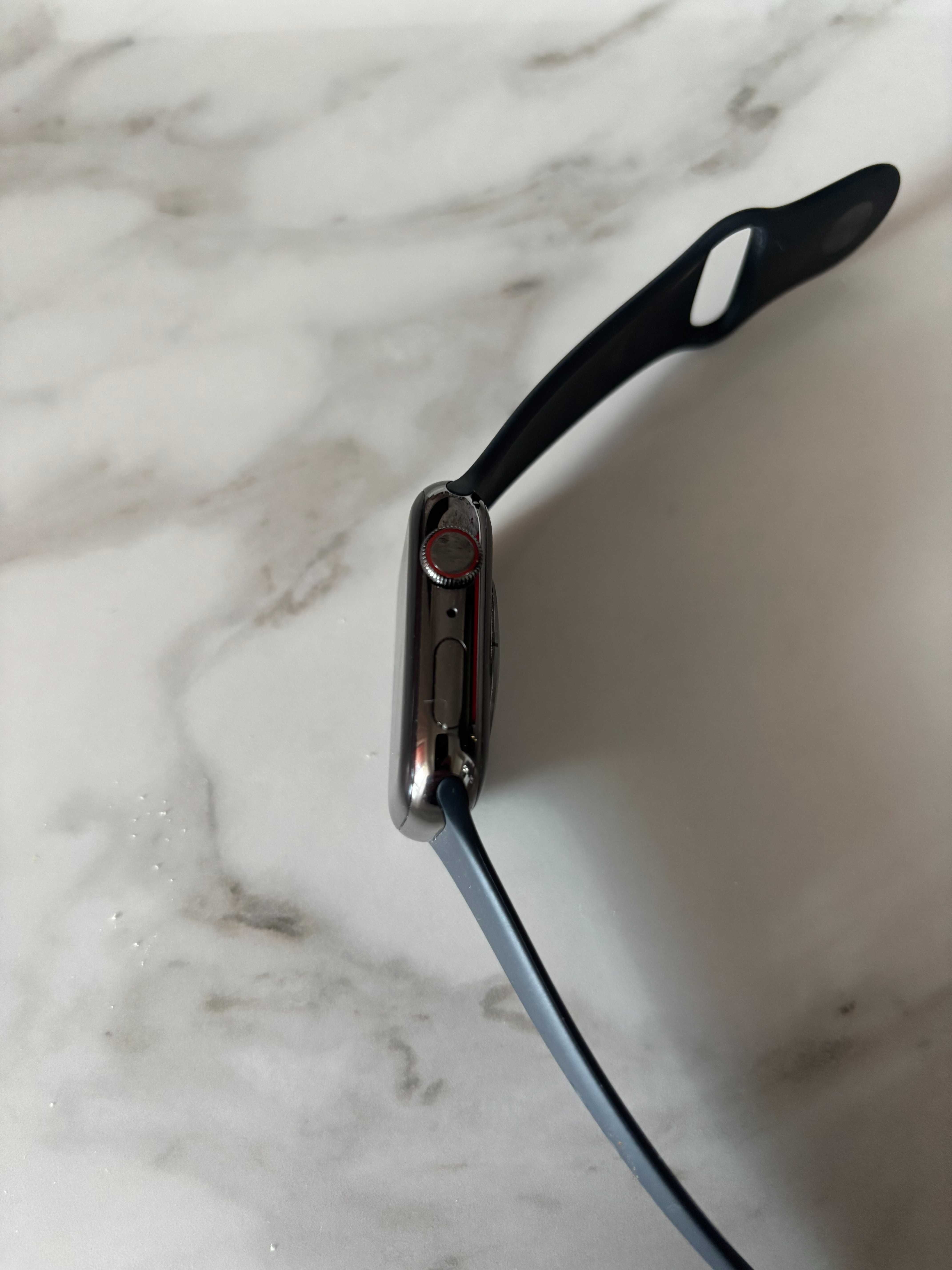 Apple Watch Series 6 Stainless Steel 44mm (Graphite) + 2 ремінця