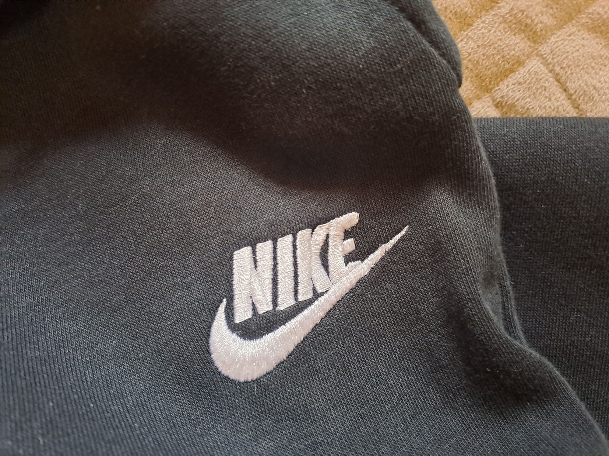 Спортивный костюм nike 137/146.