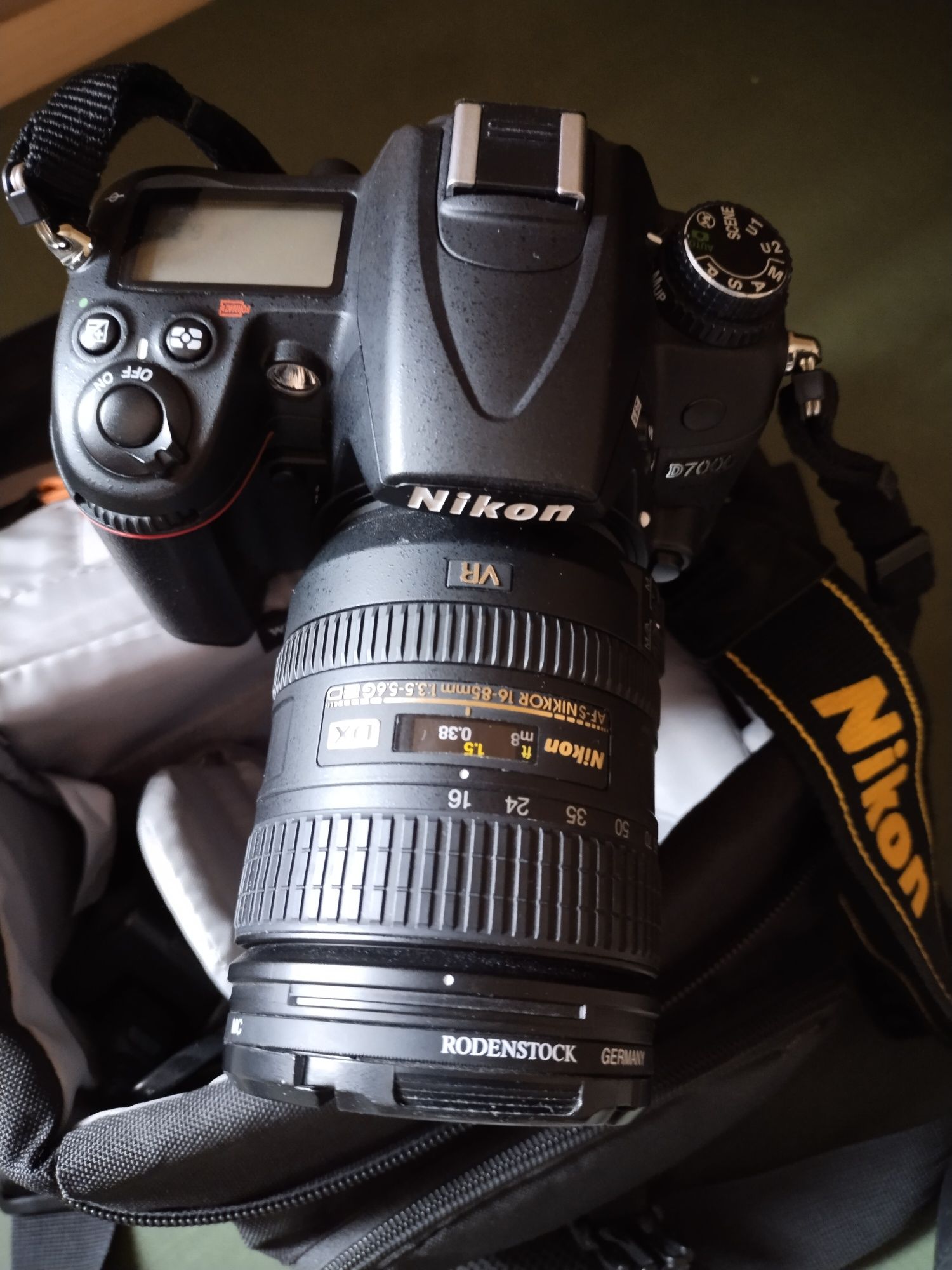 Nikon d7000+16-85 фотоаппарат