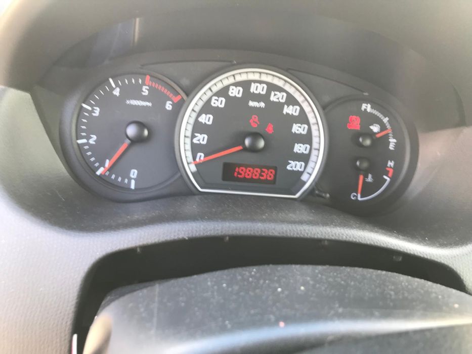 Suzuki Swift 1.3 – 2009 | 75cv | 5 portas | Manual | Cinzento