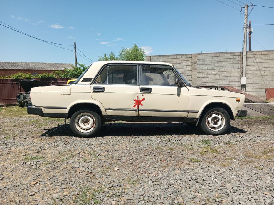 Бежевий ВАЗ 2105 продаж