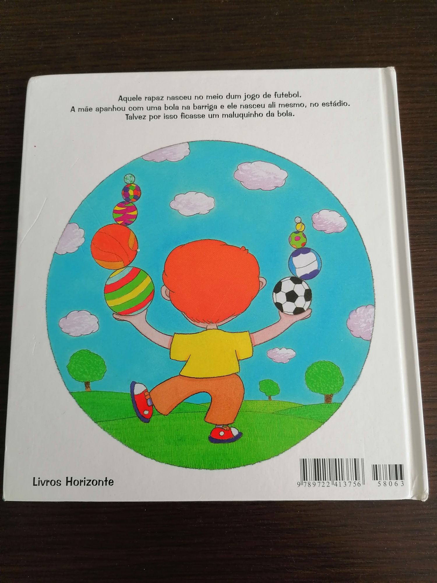 Livro "O Maluquinho da Bola"