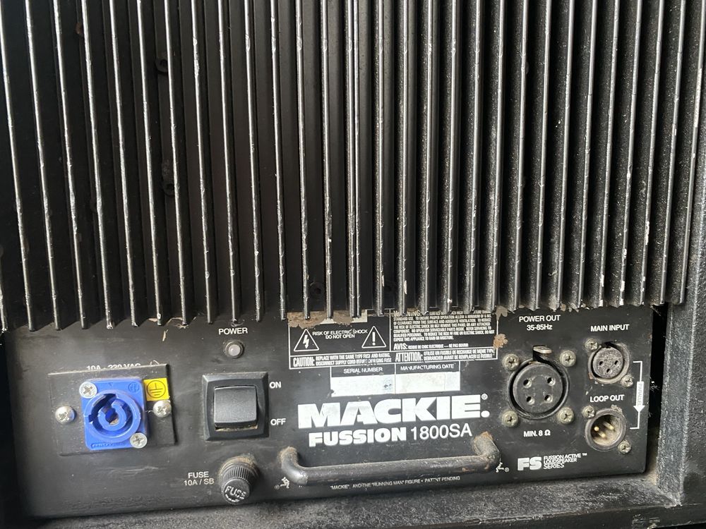 Mackie Fussion, cały zestaw. Kolumny aktywne na glośnikach RCF