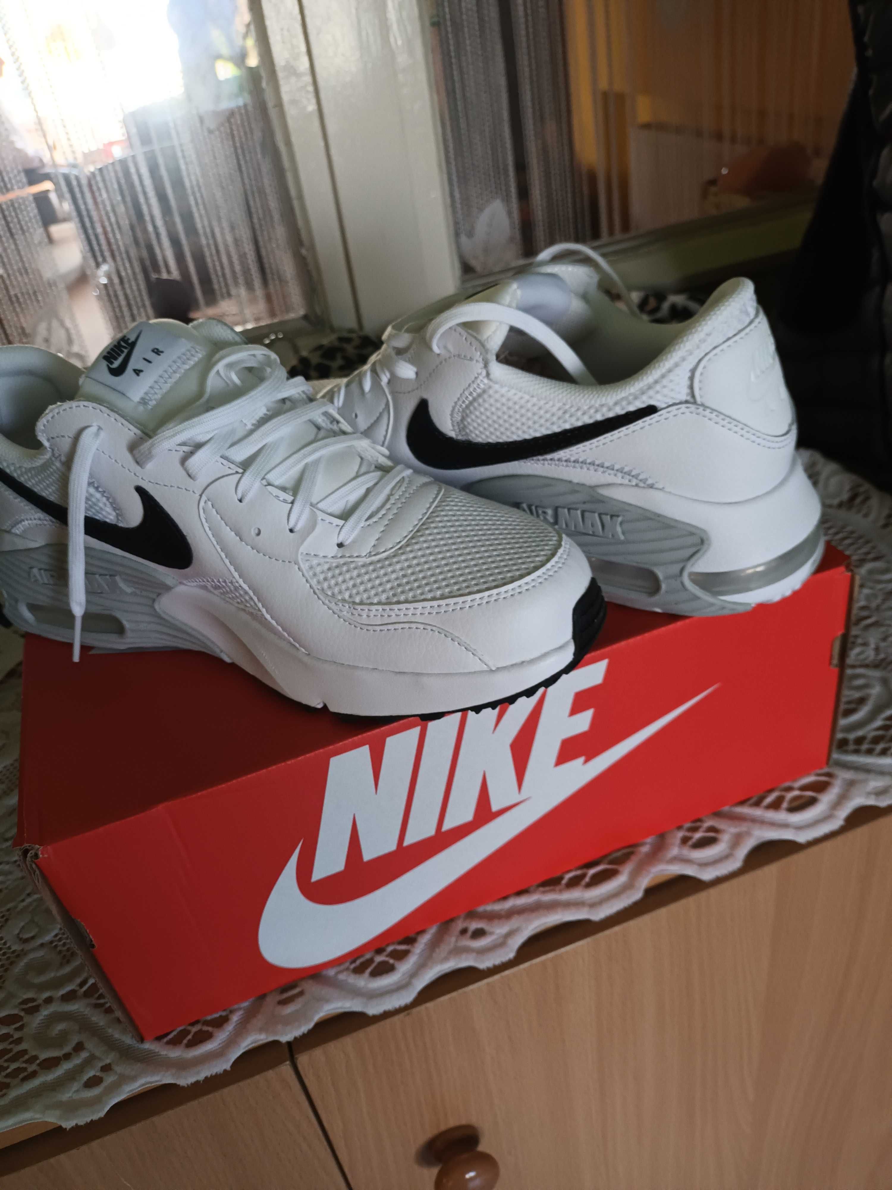 Sprzedam buty nowe Nike