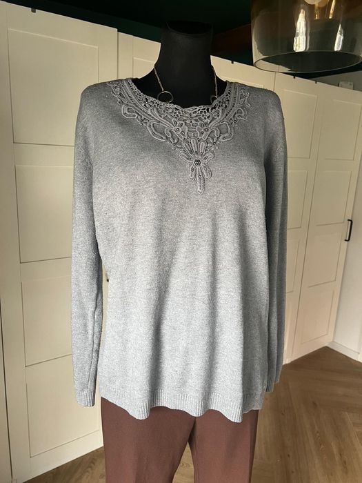 Szary mięciutki sweter z wełny i kaszmiru rozmiar 40 marki Belle Femme