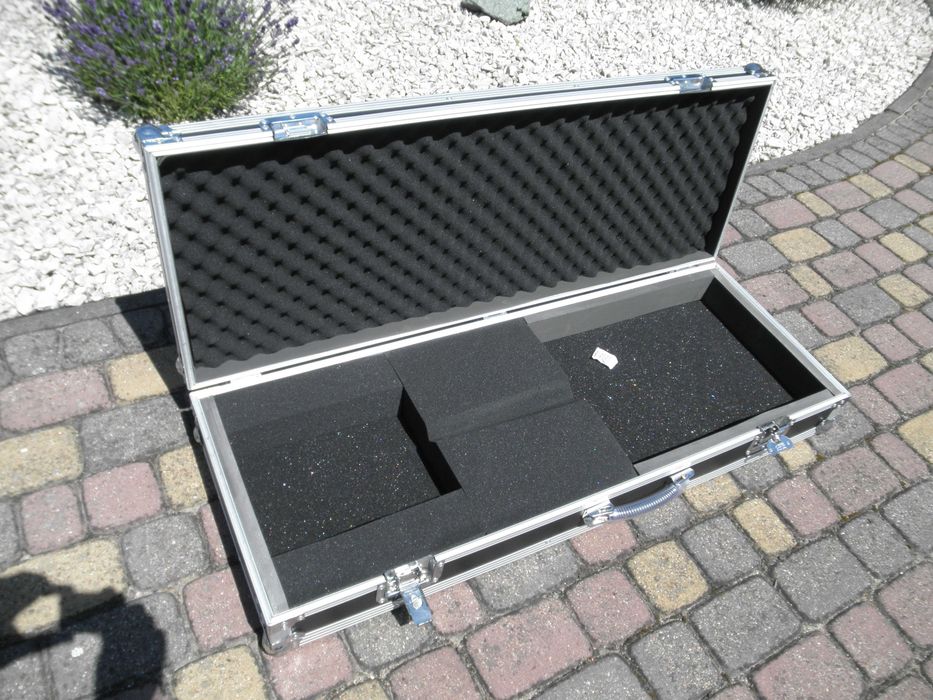 Flight Case na gitarę elektryczną. Futerał sztywny, twardy. Jak NOWY.