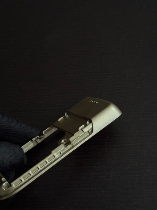 Станина Nokia 8800 Sirocco Gold Black средняя часть пластик