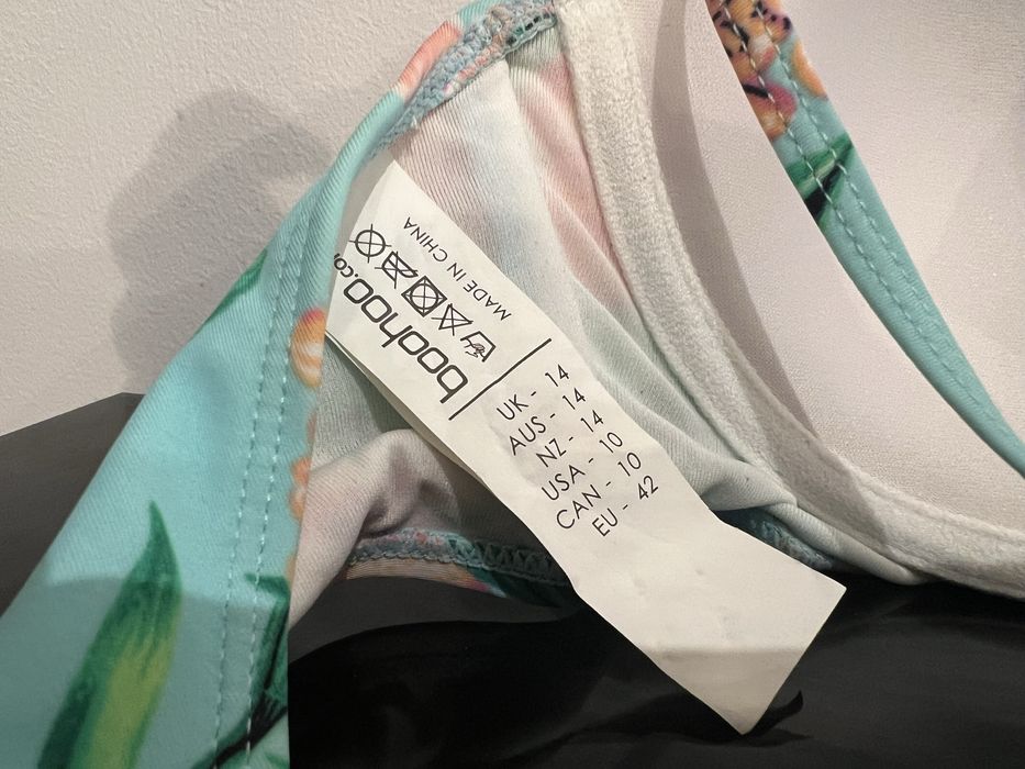 Parte de cima Bikini Boohoo verde água com flores