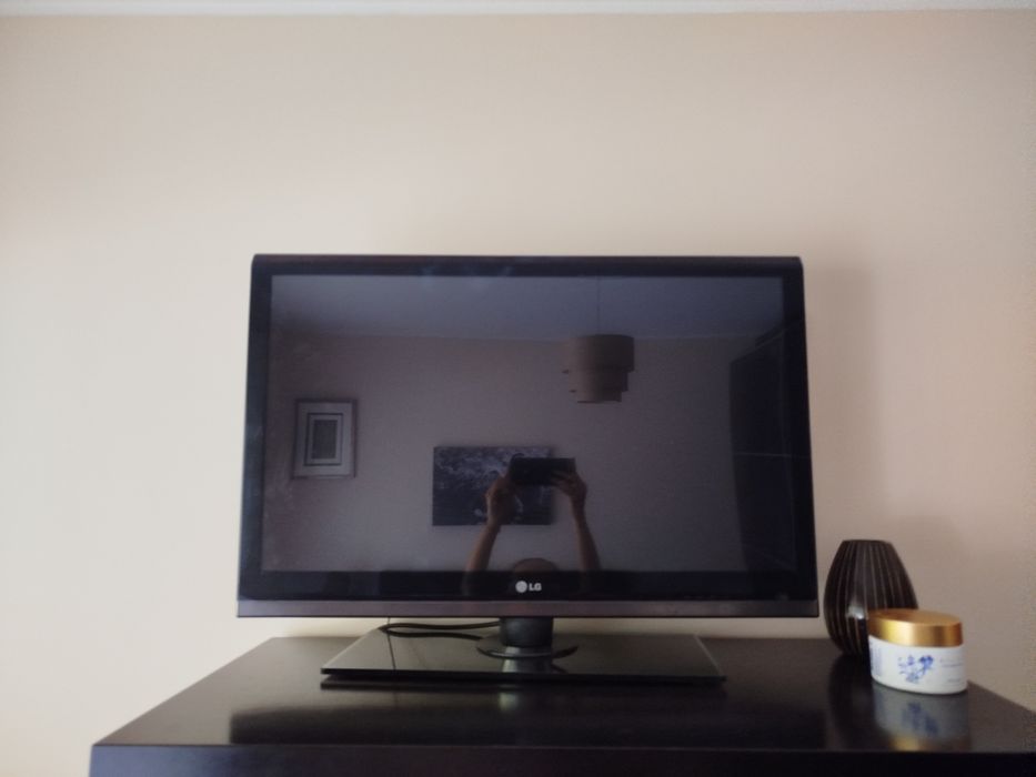 Televisão LG rotativa.