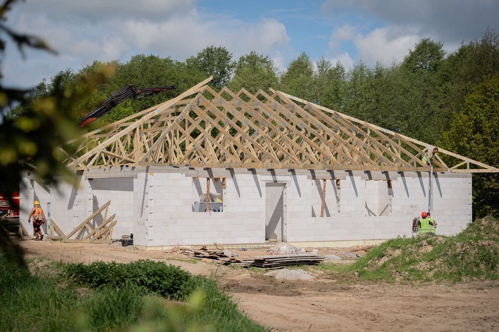 Wiązary dachowe od producenta. Od projektu po montaż. Cena od 100 pln