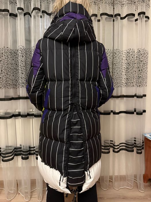 Зимовий довгий пуховик