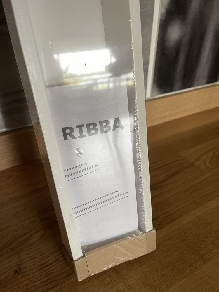 Prateleiras brancas de parede RIBBA da IKEA novas por estrear