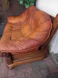 Sofa drewniana skóra.