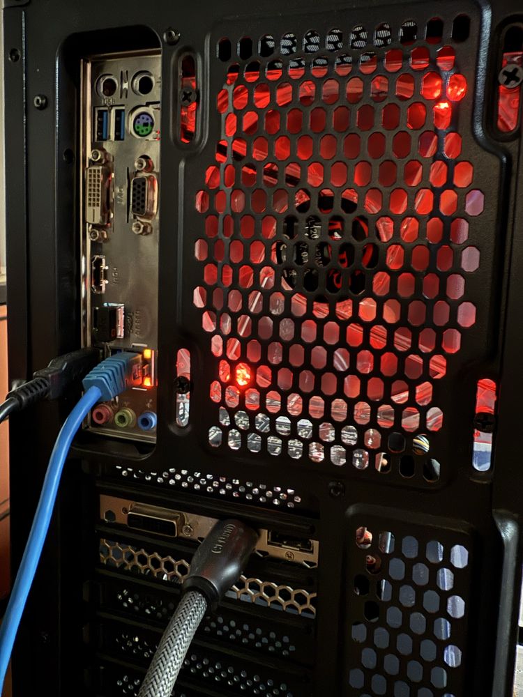 Komputer stacjonarny i5 8400, 64gb ram ,gtx 1660ti, custom LC