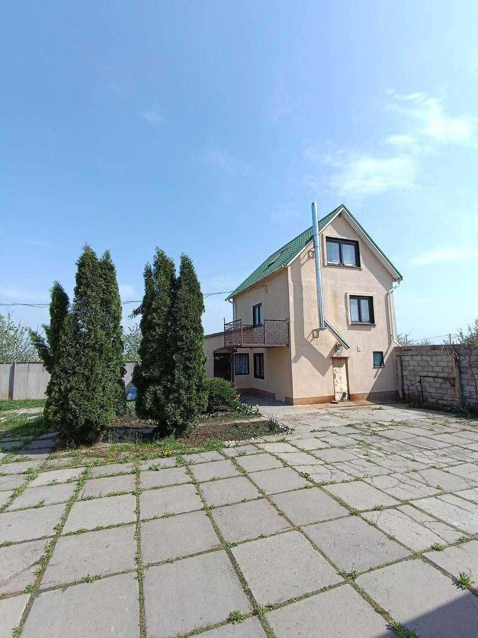 Продам 3-х этажный Дом в Краснополье