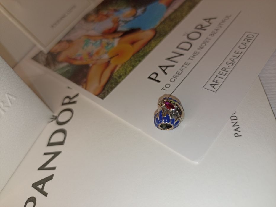 Намистина "Серце, що світиться в темряві" Дивні Дива. Stranger things