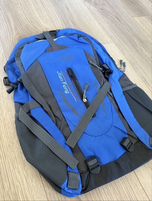 Nowy niebieski szary plecak turystyczny trekkingowy górski 25L wygodny