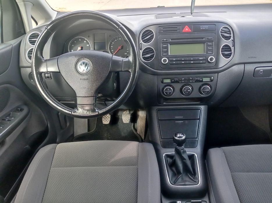 Sprzedam volkswagen golf plus 5 1,6 mpi mały przebieg jeden właściciel