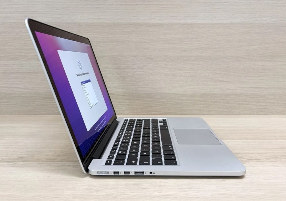 MacBook Pro 13" Retina 2015 i5 8GB 256GB SSD com Final Cut Pro e Offic