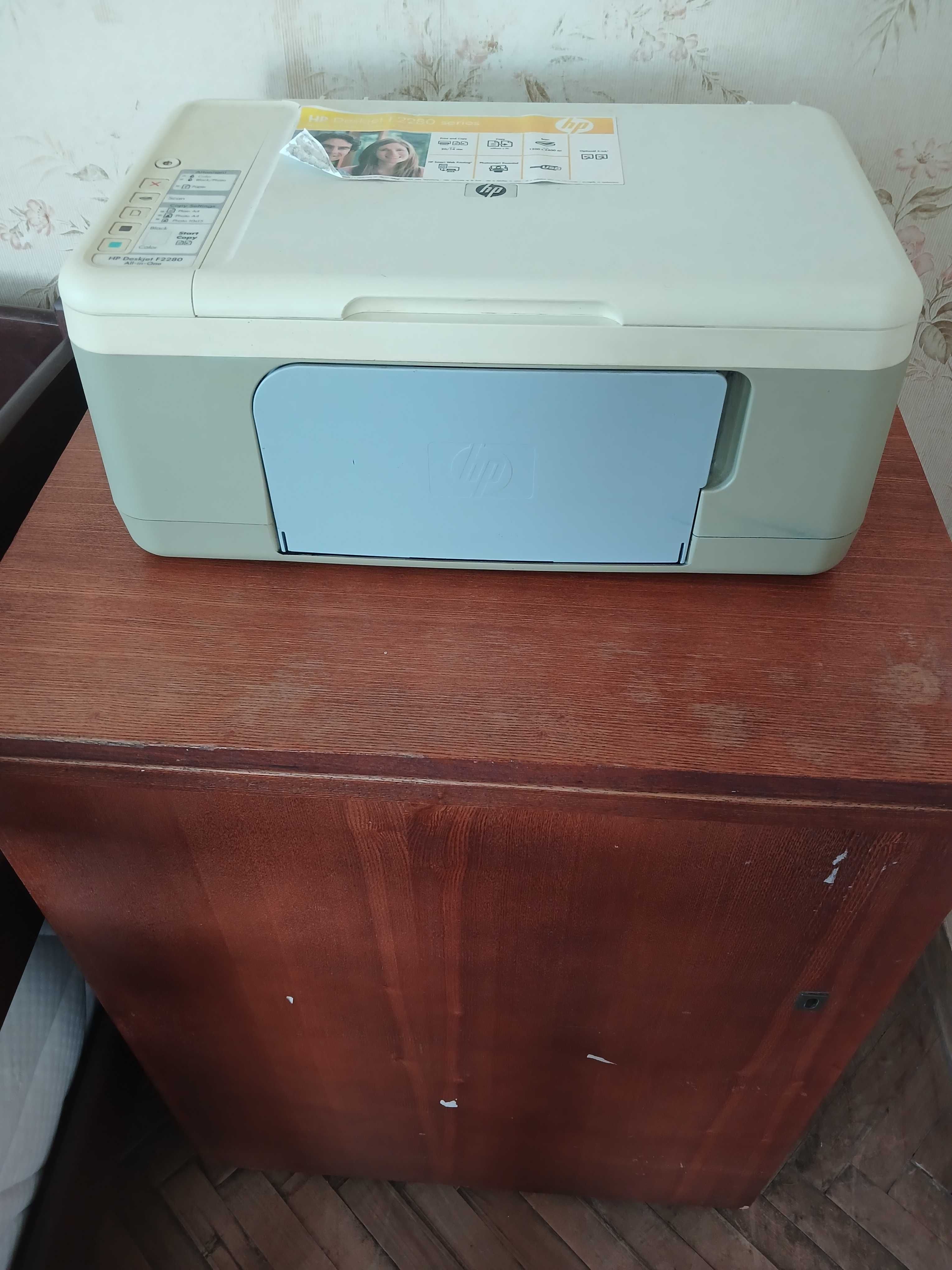 Продам принтер струйний hp.