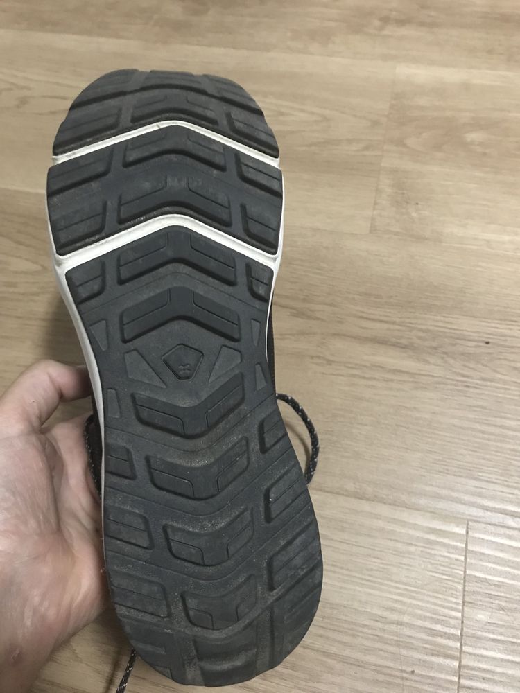 Sapatilhas, marca Quechua