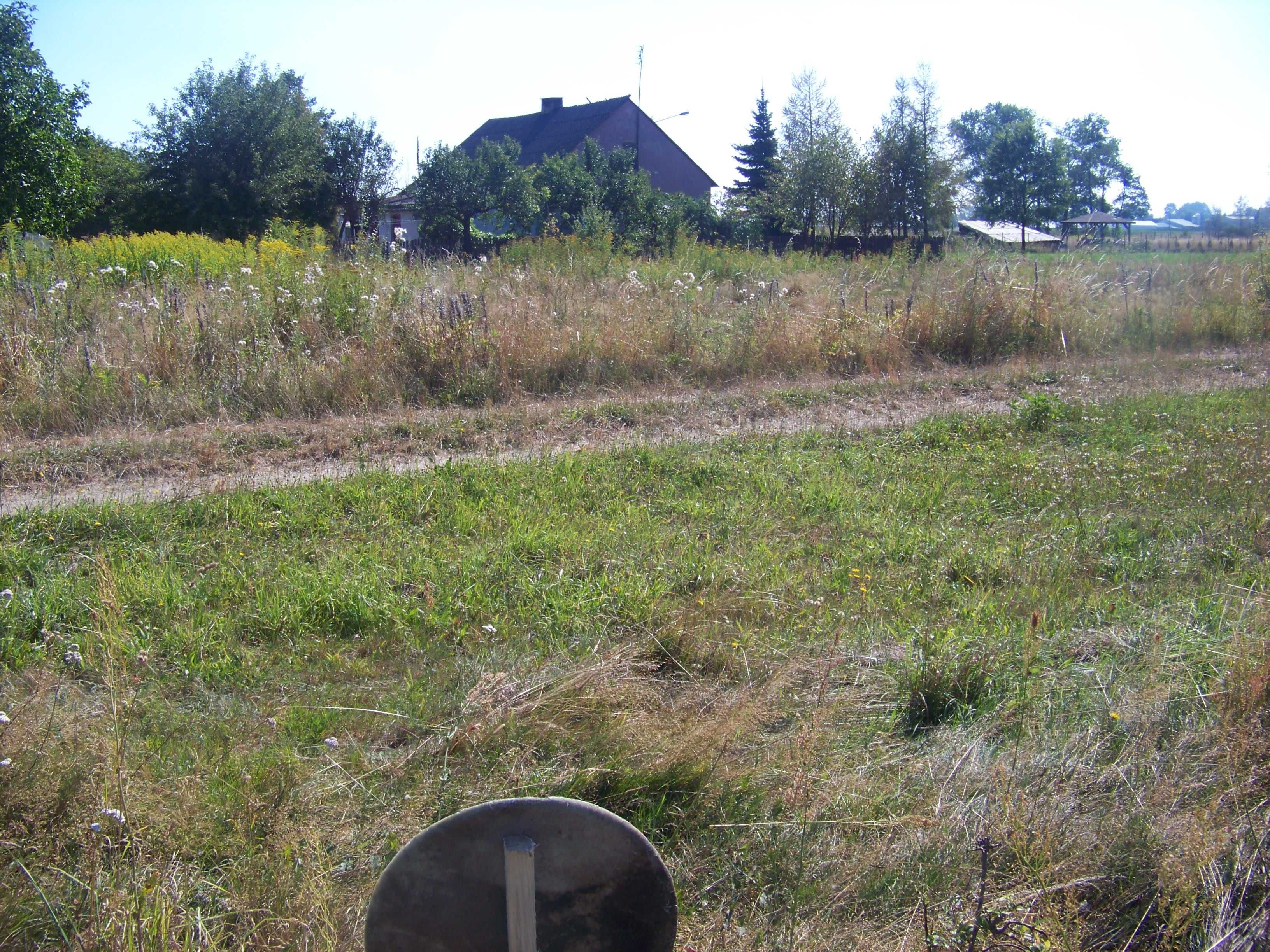 Działki pod lasem