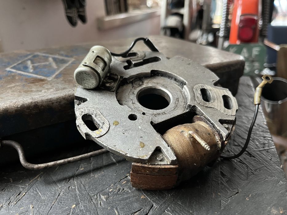 WSK 125 Lelek Sport Gil Bak podstawa zaplonu kondensator cewka ZMD