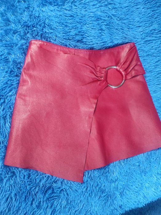 Юбка кожаная красная