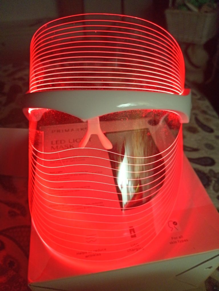 Mascara facial terapia led