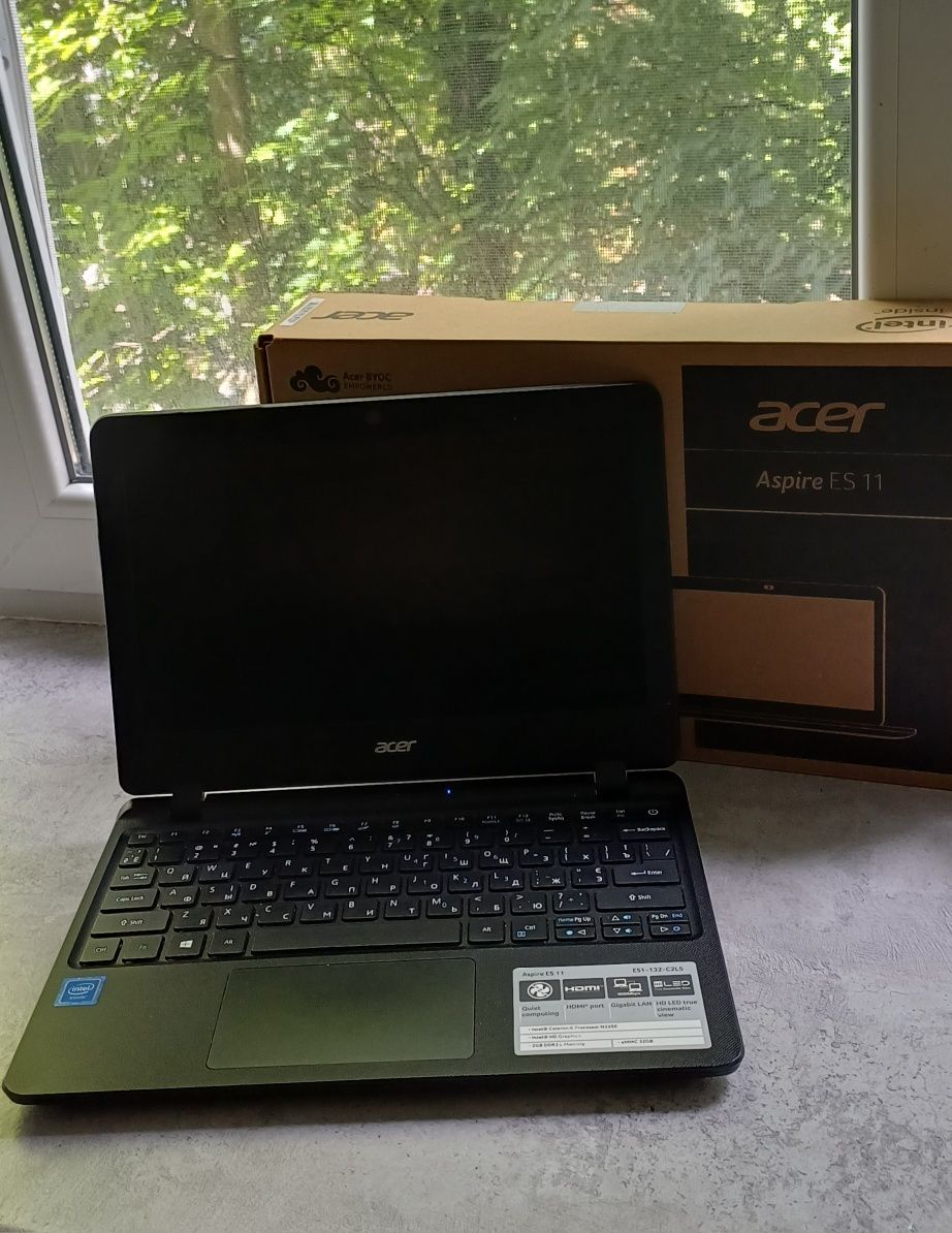 Ноутбук acer aspire es11 як новий
