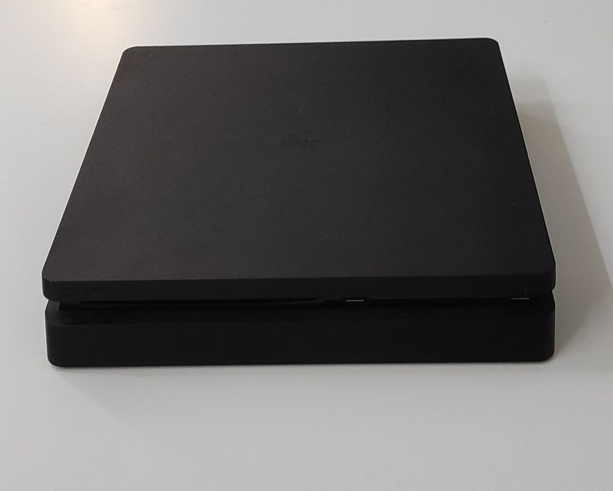 Konsola PS4 1TB zestaw