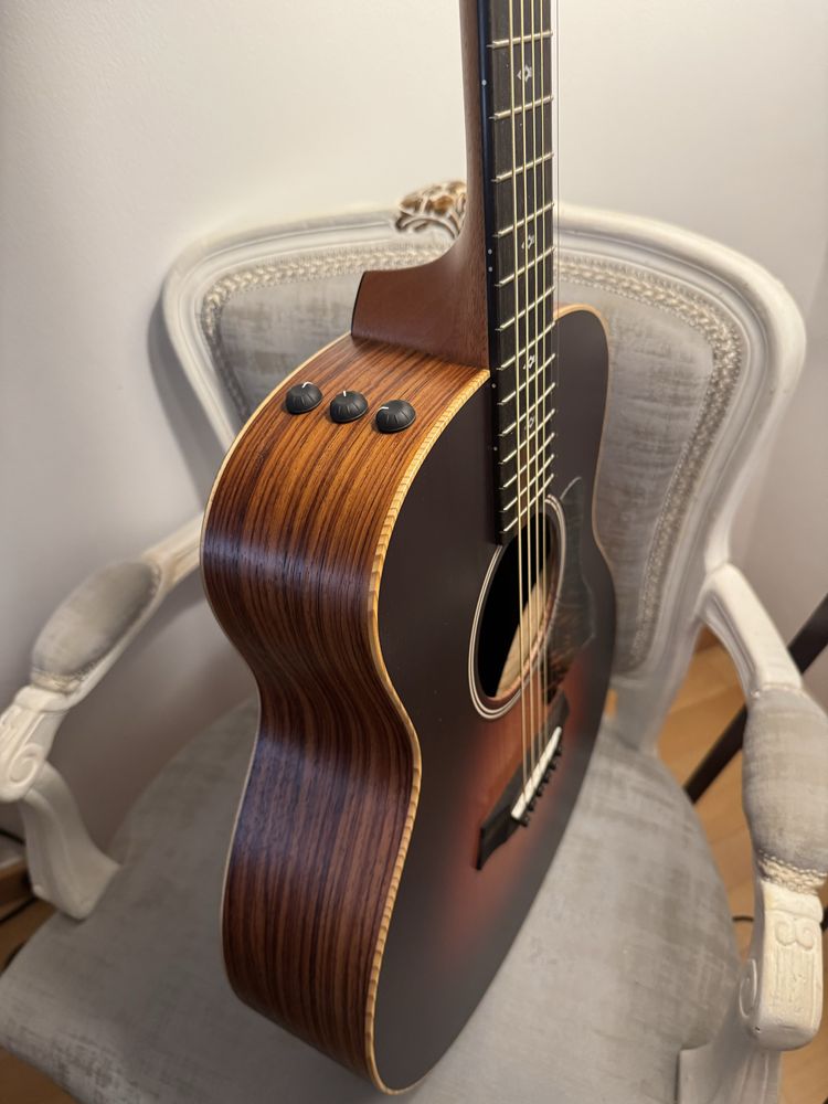 Guitarra acústica Taylor