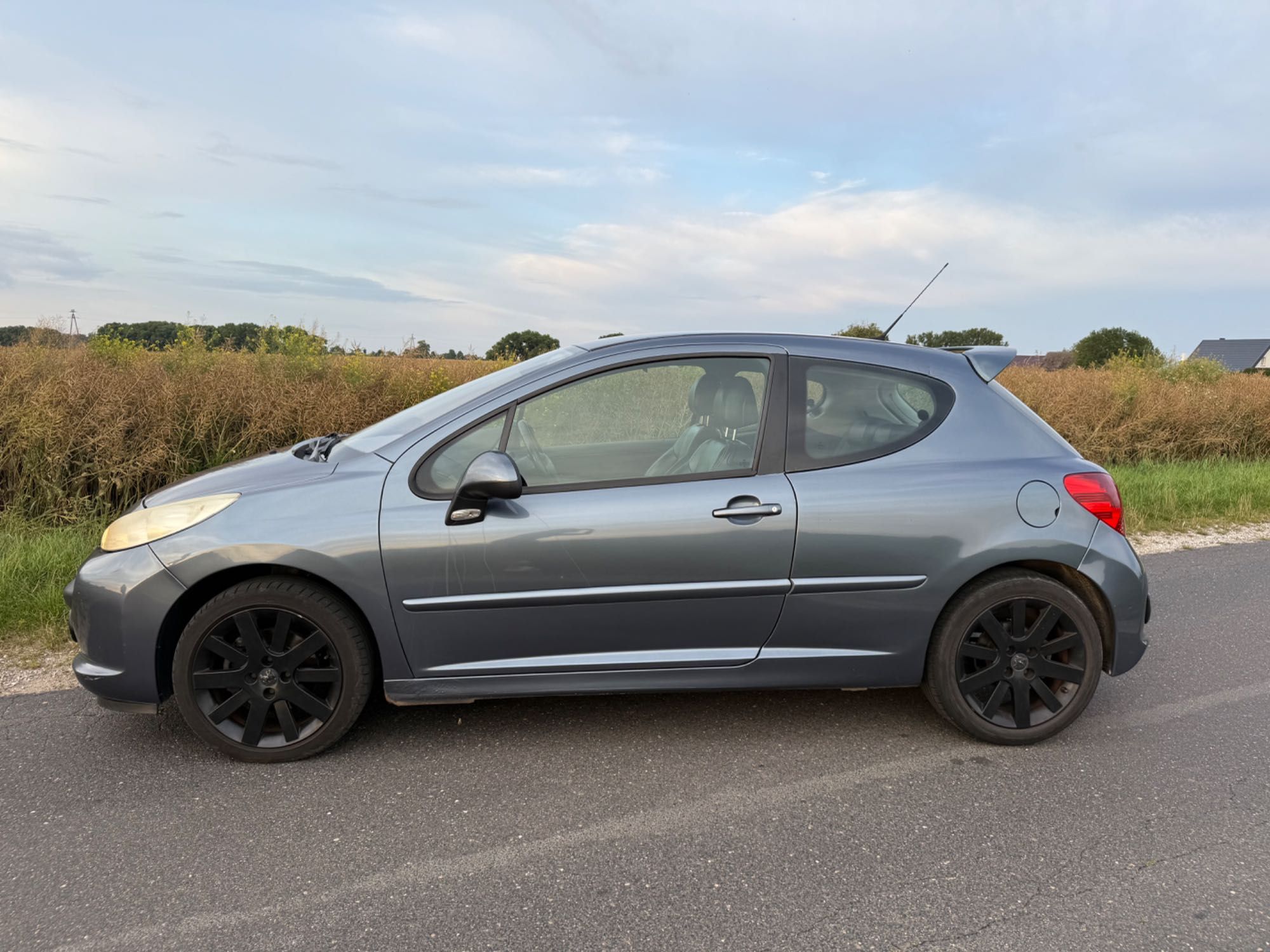 Peugeot 207  1.6 HDi  90 kM JBL
