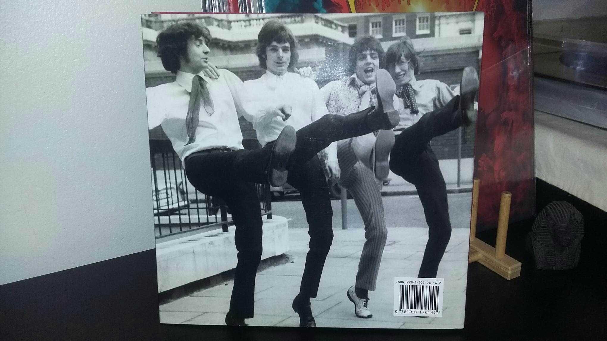 LIVRO Pink Floyd The Illustrated Biography