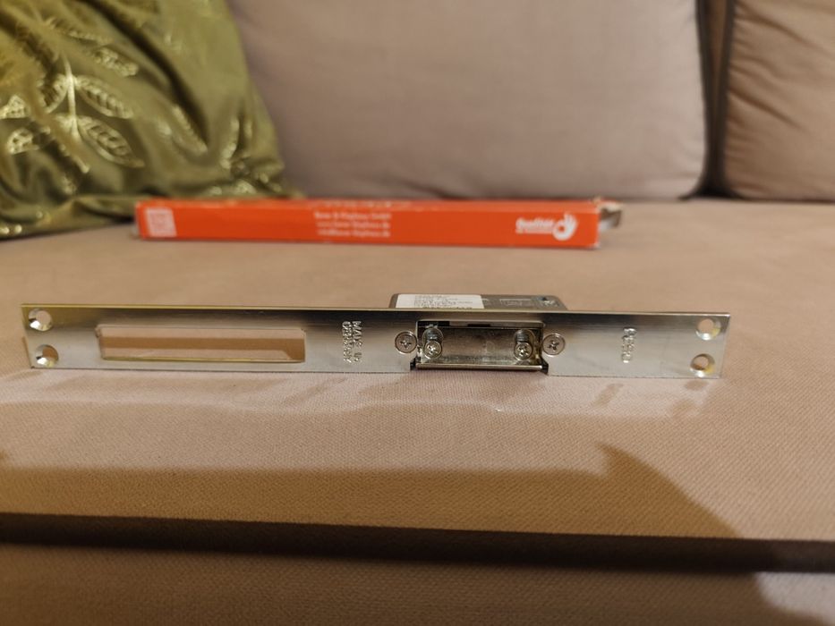 Elektryczny otwieracz drzwi zamek peso 6-12 v