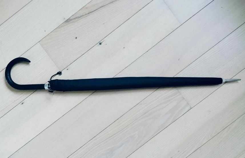 Czarny parasol vintage