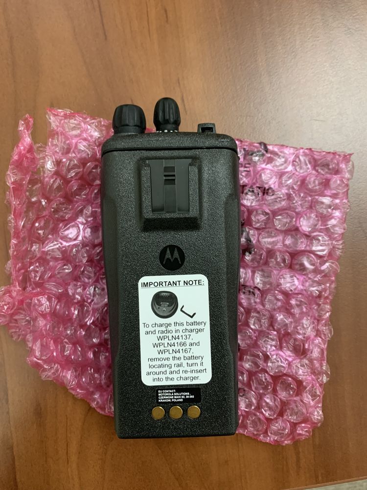 Професійна портативна рація Motorola DP 1400 (Mototrbo)