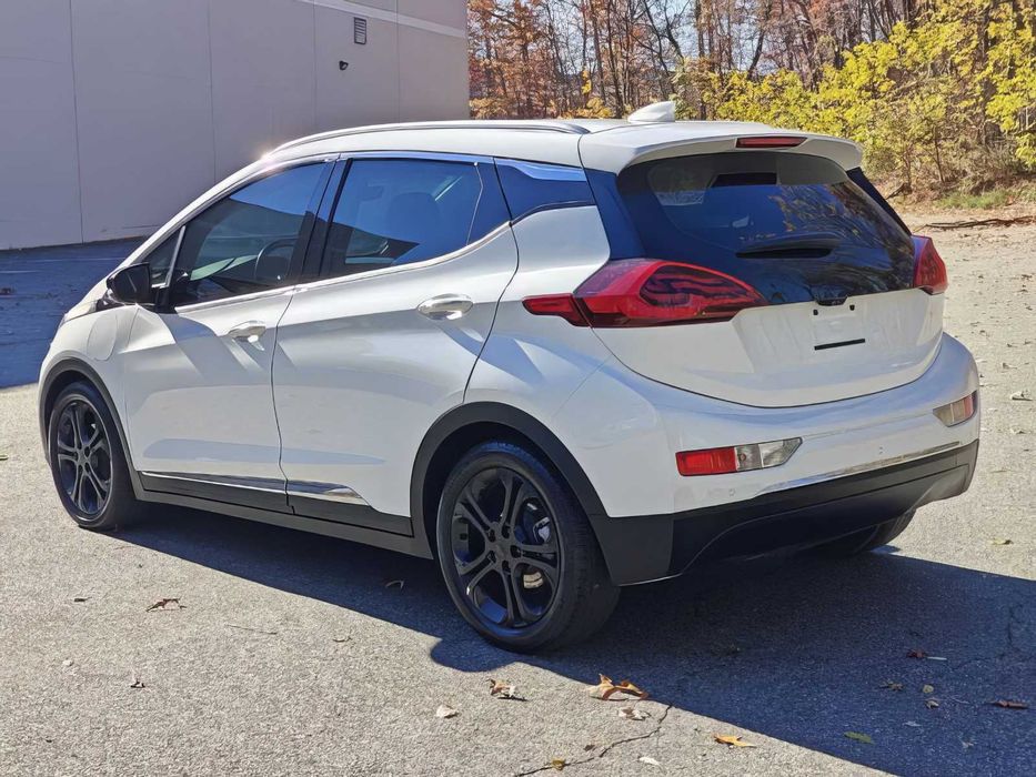 Chevrolet Bolt      2021