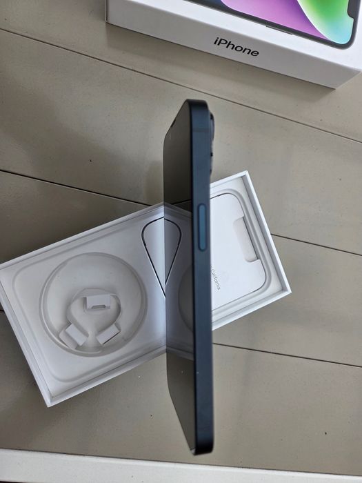 Na sprzedaż: iPhone 14 128 GB w kolorze Północ