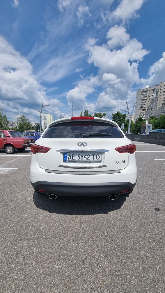 Infinity FX37S официальный.  НЕ Америка!!!