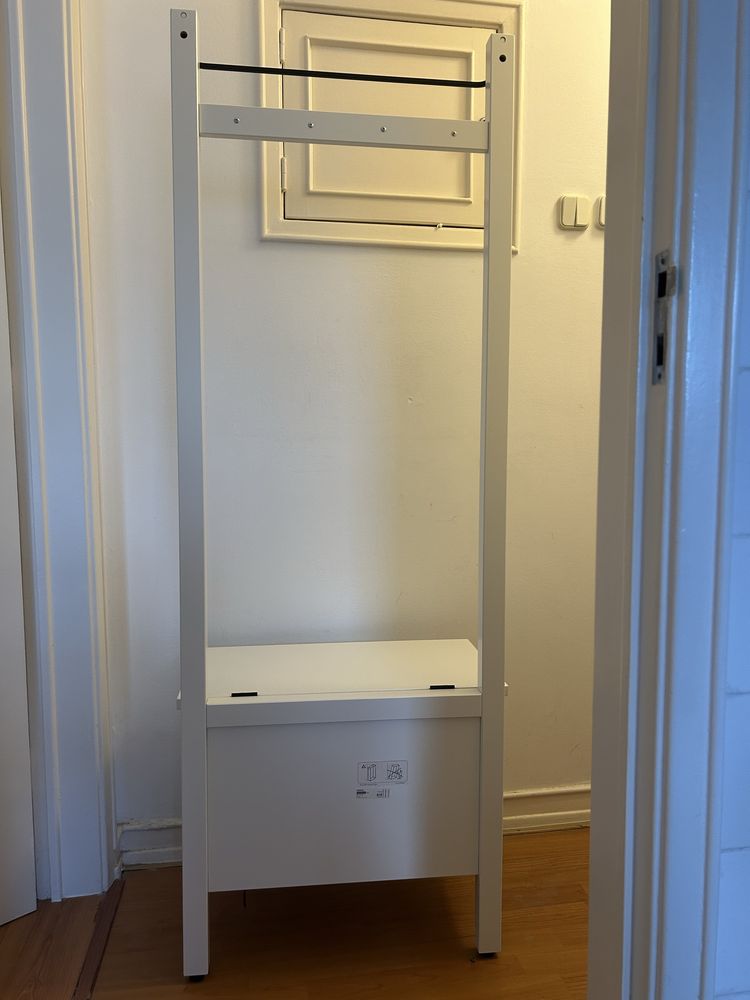 Hemnes banco com toalheiro e arrumação