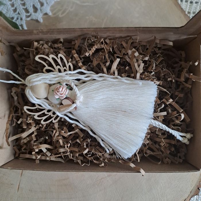 Mini Anioł aniołek stróż zawieszka makrama