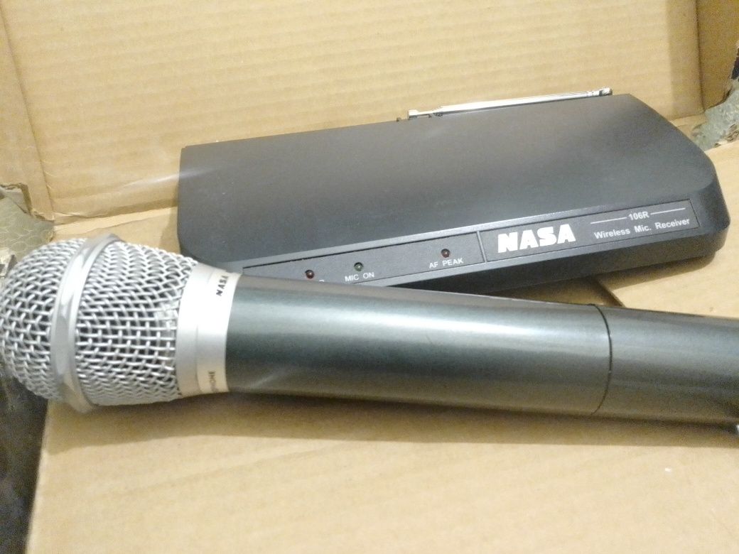 NASA 106  микрофон